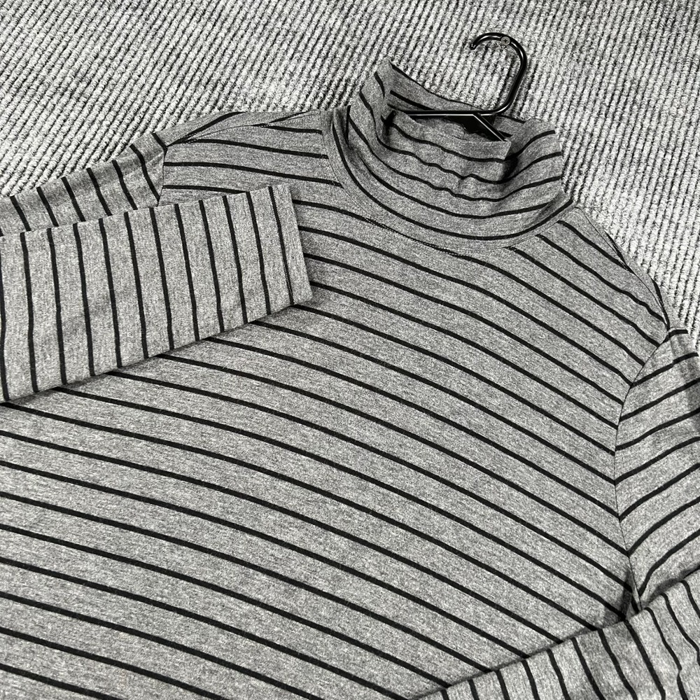 Athleta Pullover Shirt Womens Large Gray Striped Long Sleeve Mock Neck Casual